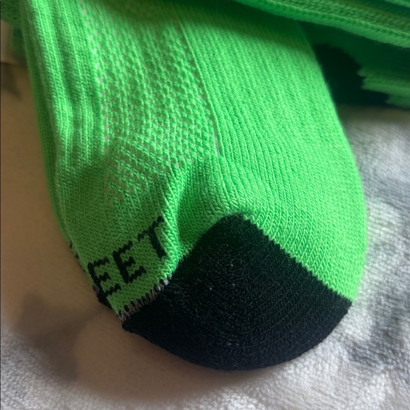 💚💚 Green Neon and Black Polka Dot Socks.                   💚💚🧦Box4 - Picture 7 of 8